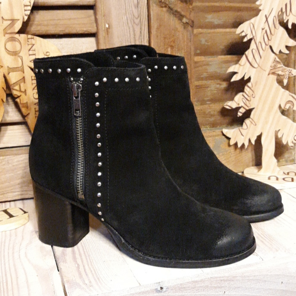 FRYE Addie Double Zip Black Suede Bootie w/Studs
